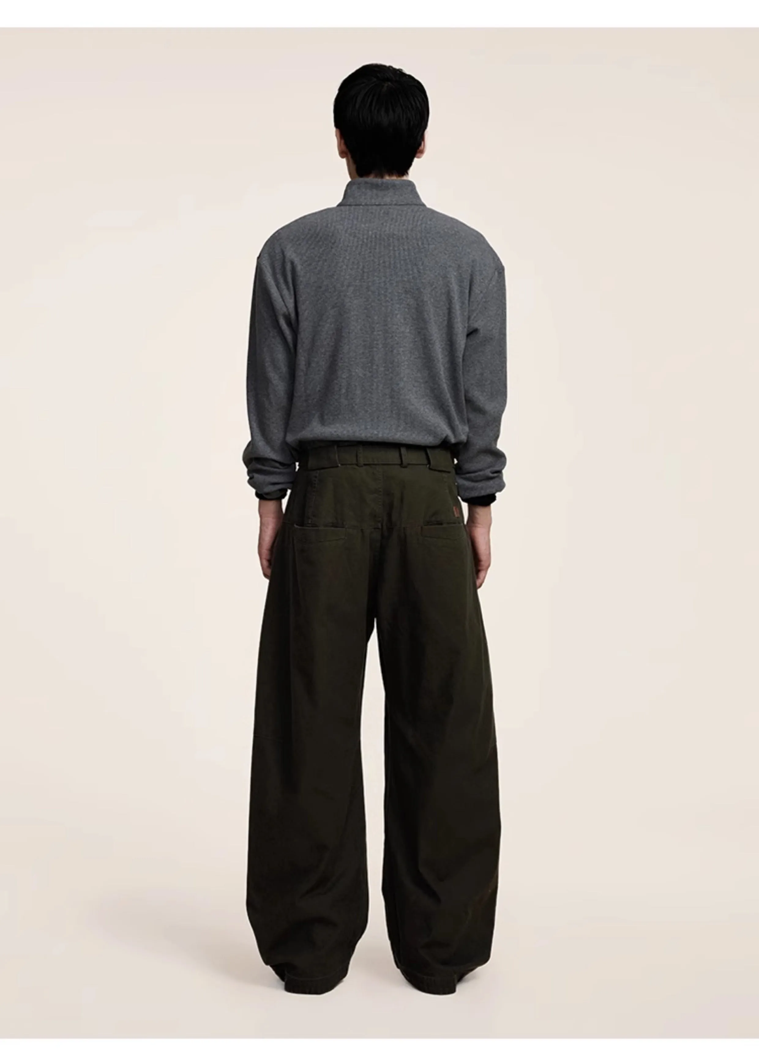 Three-dimensional scimitar silhouette casual pants